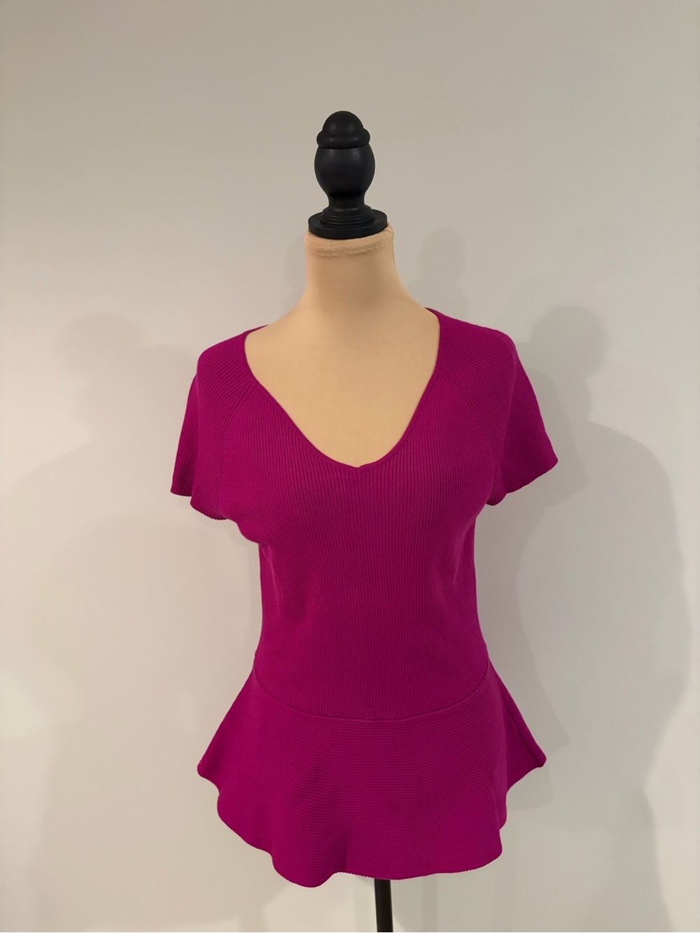 INC International Concepts Bright Magenta V‑Neck Peplum Top
